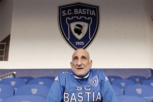 Jo Bonavita, intendente del Bastia, denunció con una huelga de hambre la discriminación anticorsa de la liga gala.