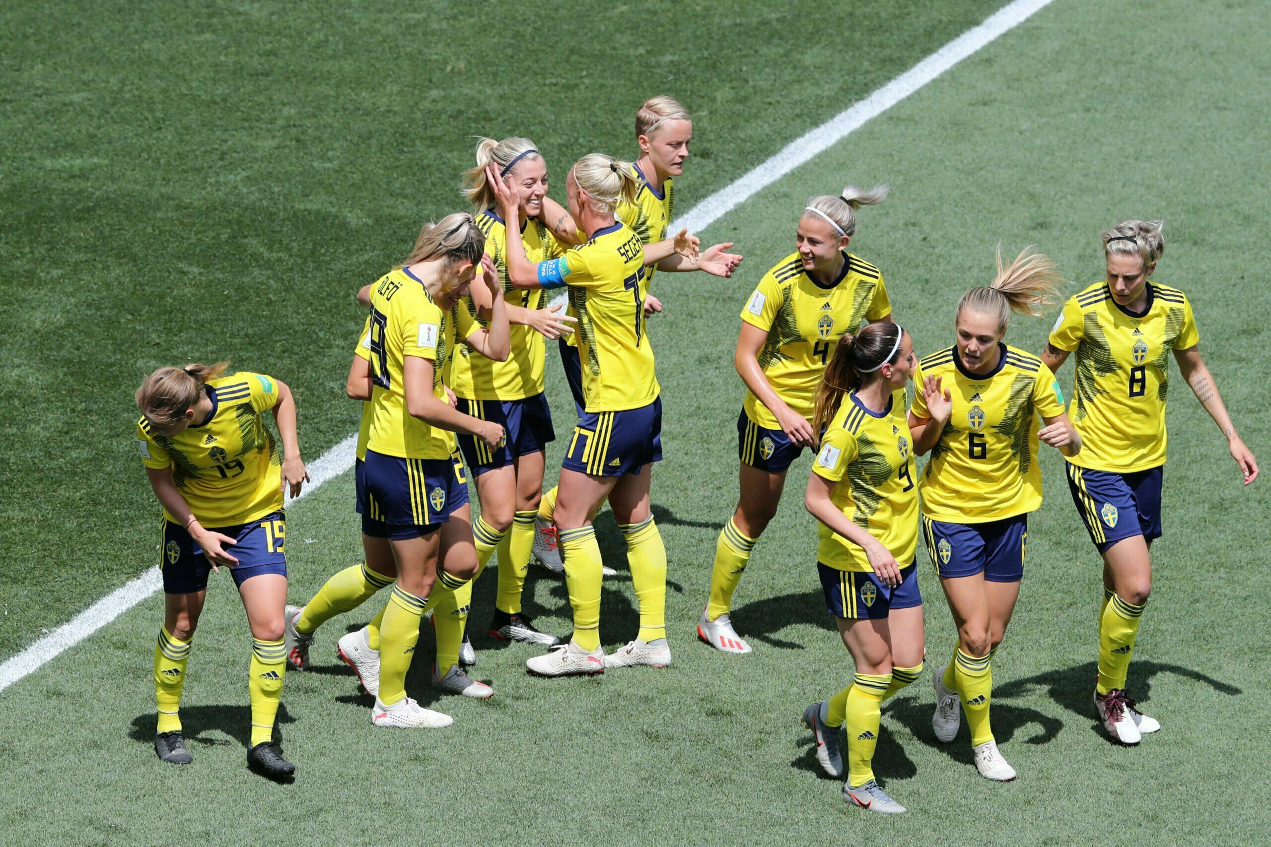 ¿Cómo no te iban a ayudar, Suecia? Panenka
